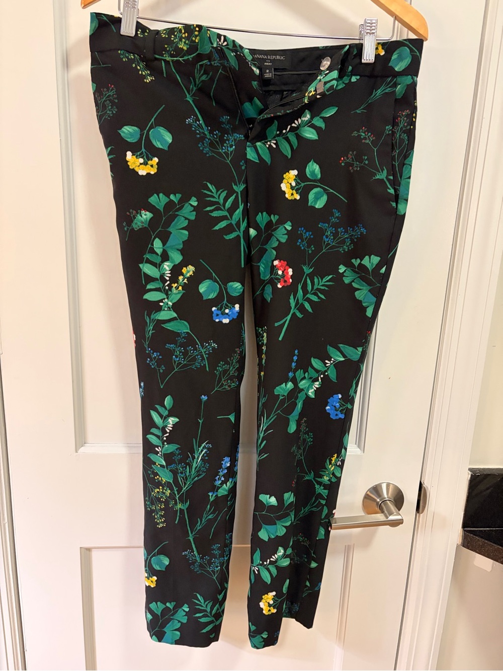 Banana Republic Avery Black Ankle Pants with Green Botanical Print
